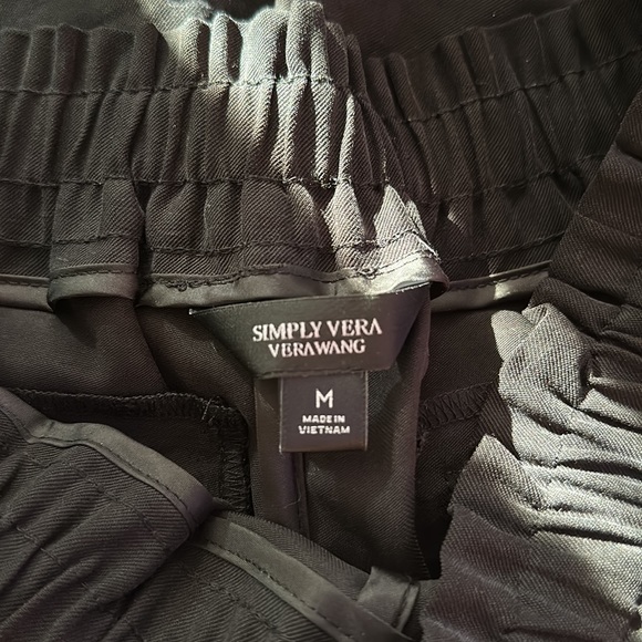 Vera Wang Dress Shorts Size Medium - Picture 2 of 2